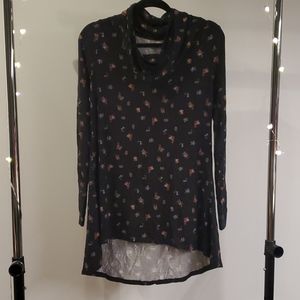 Cuddl Duds cowl neck floral print tunic,thumb hole